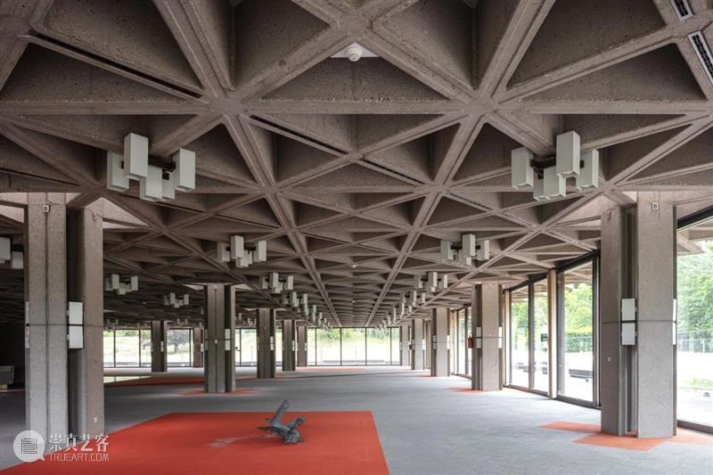 比利时现代建筑遗产更新,经典十字 Royale Belge 视频资讯 ADCNews Belge 现代 建筑 遗产 比利时 瓦兰大道 boulevard Souverain 周围 水塘 崇真艺客